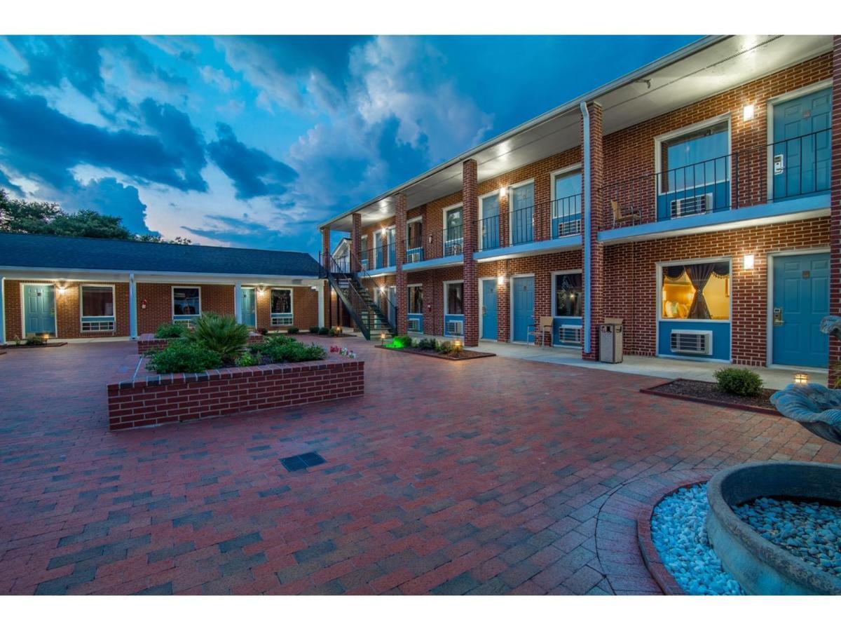 Winton Inn & Suites Barnwell Exterior foto