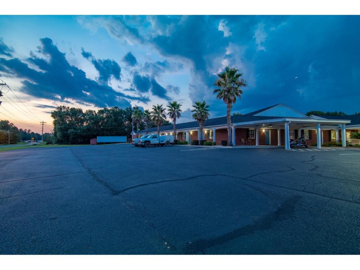 Winton Inn & Suites Barnwell Exterior foto
